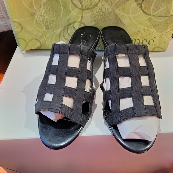 Black mules - Picture 2 of 4